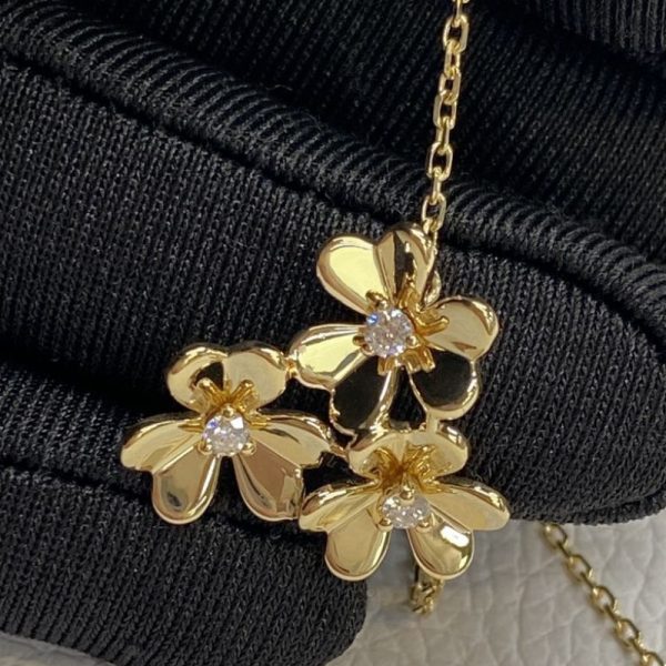 Cheap Price Van Cleef Arpels Frivole 3 Flowers Mini Model 18K Gold Pendant