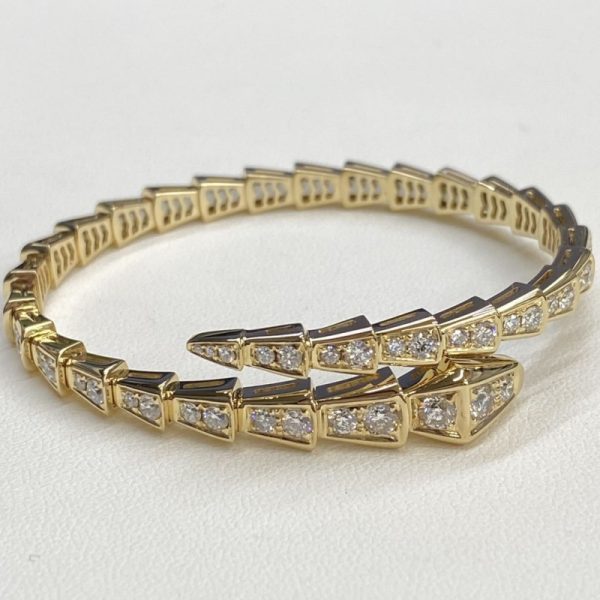 Replica Bvlgari Serpenti Viper One Coil 18K Yellow Gold Bracelet Set With Full Pave Diamonds