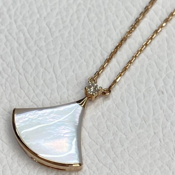 Bvlgari 18K Mother of Pearl Diamond Divas Dream Pendant Necklace
