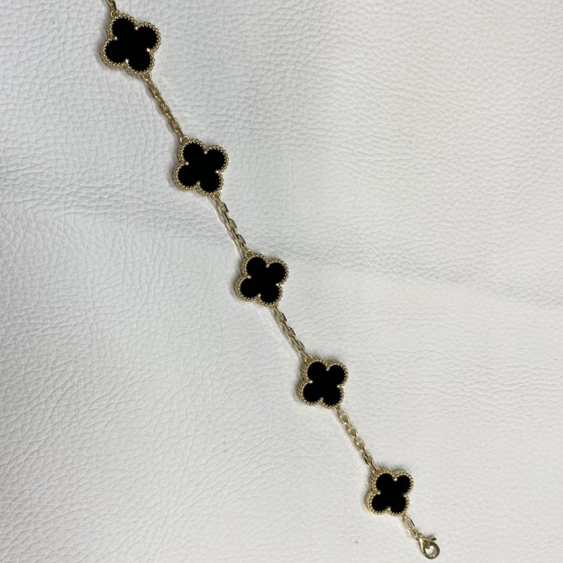 Cheap Price Van Cleef Arpels Vintage Alhambra Onyx Bracelet 5 Motifs (3) Cheap Price Van Cleef Arpels Vintage Alhambra Onyx Bracelet 5 Motifs