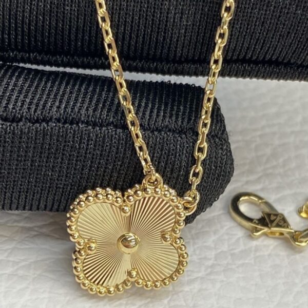 Copy Van Cleef Arpels Vintage Alhambra Guilloche Pendant Necklace VCARP4KL00