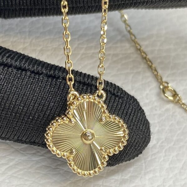 Copy Van Cleef Arpels Vintage Alhambra Guilloche Pendant Necklace VCARP4KL00