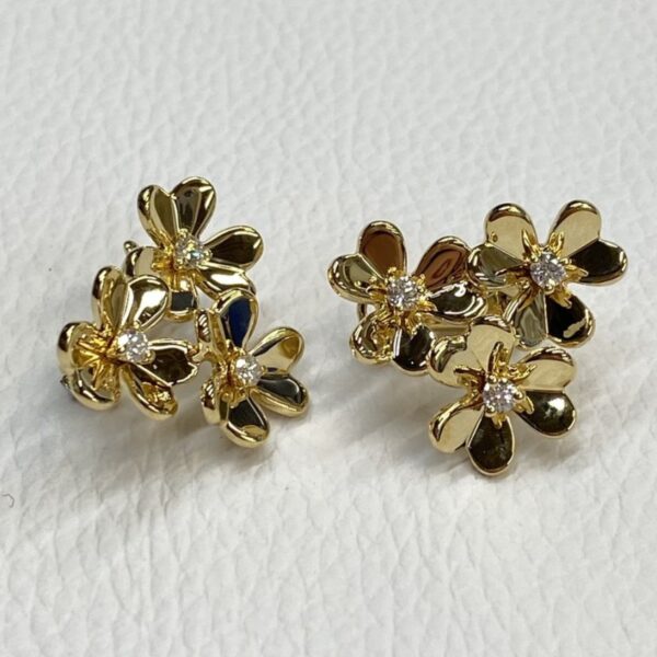 Hot Sale Van Cleef Arpels Frivole 18K Gold 3 Flowers Diamond Earrings