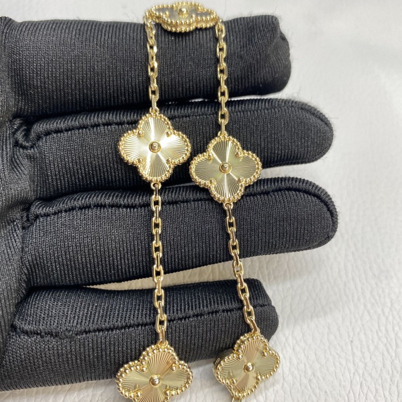 Hot Sale Van Cleef Arpels Vintage Alhambra Guilloché Bracelet 5 Motifs VCARP3JK00 (3) Hot Sale Van Cleef Arpels Vintage Alhambra Guilloché Bracelet 5 Motifs VCARP3JK00