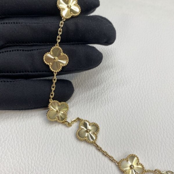 Hot Sale Van Cleef Arpels Vintage Alhambra Guilloché Bracelet 5 Motifs VCARP3JK00