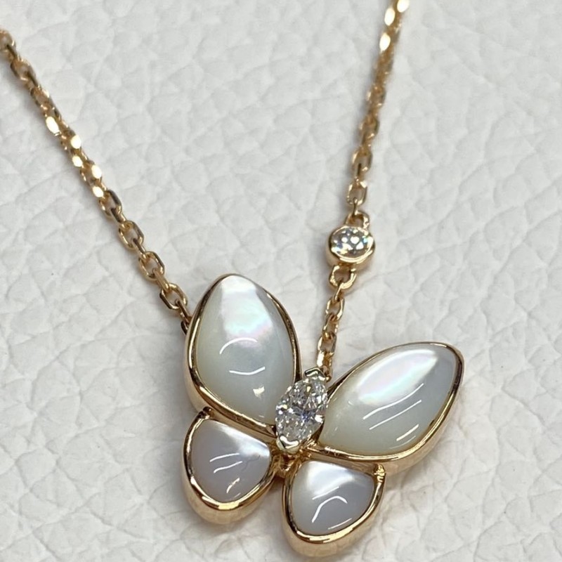 Custom Van Cleef Arpels 18K Gold Diamond Two Butterfly Pendant Custom Van Cleef Arpels 18K Gold Diamond Two Butterfly Pendant